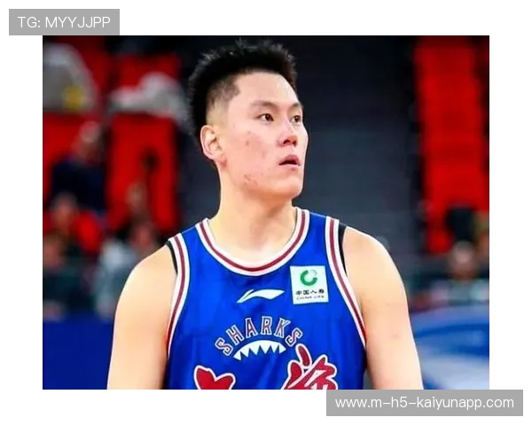 李弘权三分线外尝试果敢 但命中率需提高稳定性 李弘权三分线外尝试果敢 但命中率需提高稳定性